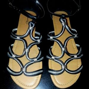 Ynot? Kyndall,silver and black sandals,gorgeous